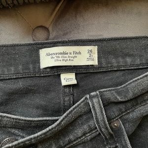 Abercrombie 90's slim straight ultra high rise jeans